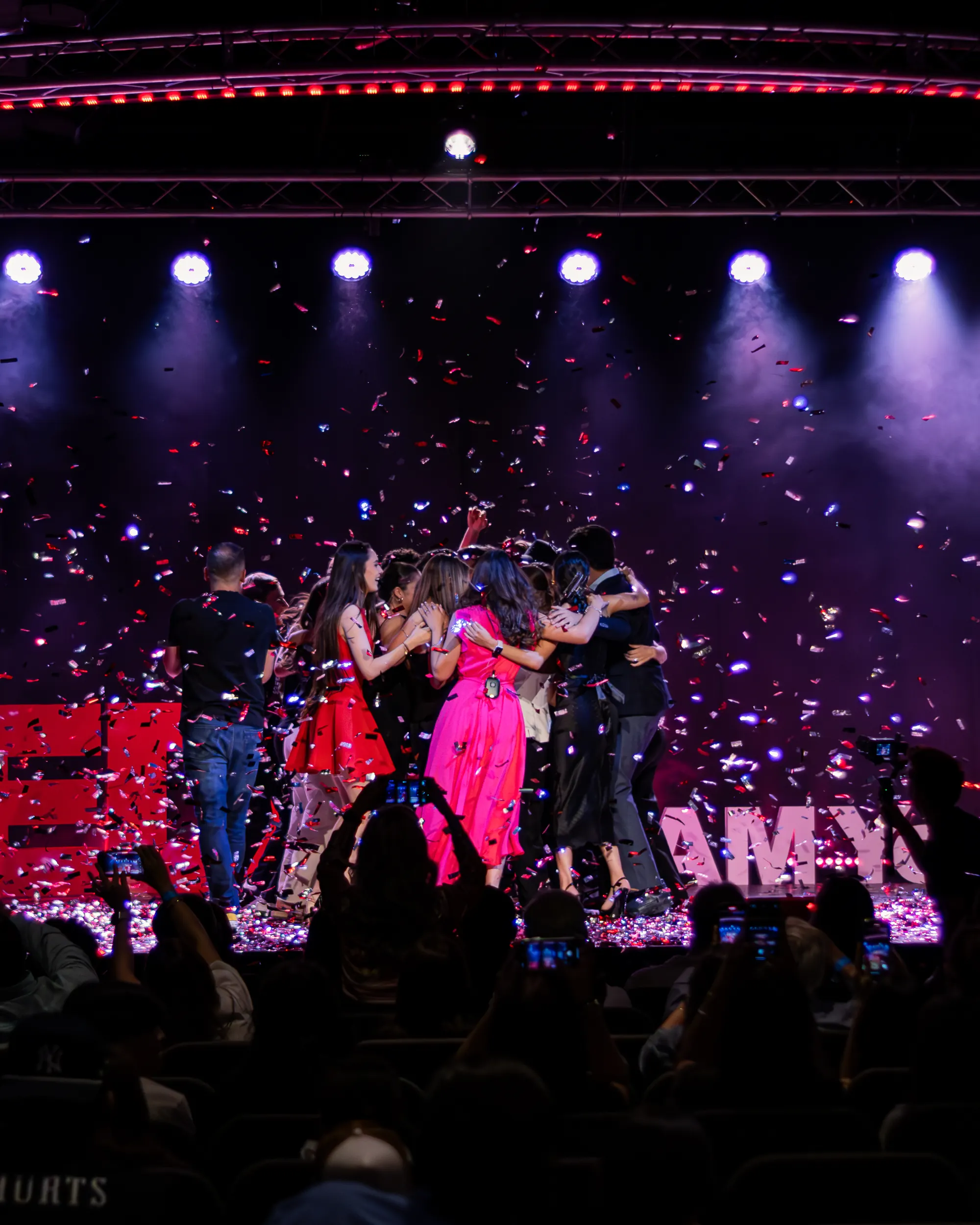 Momento de celebración en un evento producido por Quipus